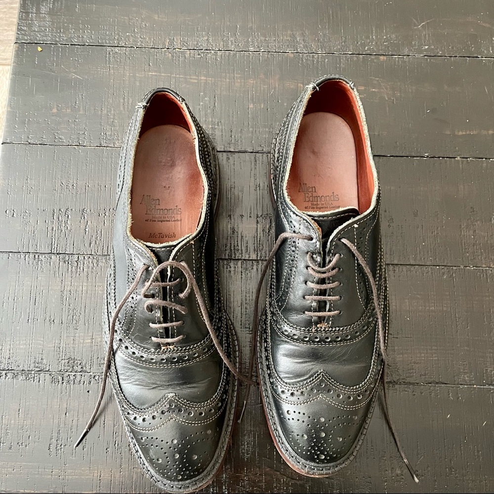 Allen Edmonds Size 9E Black McTavish Oxfords